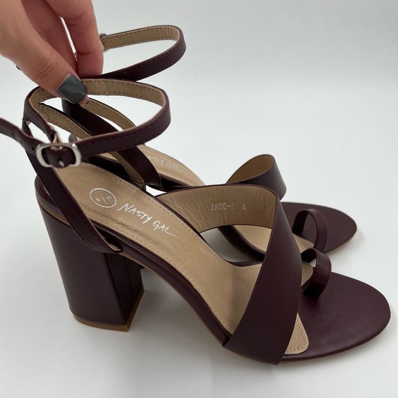 Nasty Gal Burgundy Block Heel Sandals - Picture 5 of 9